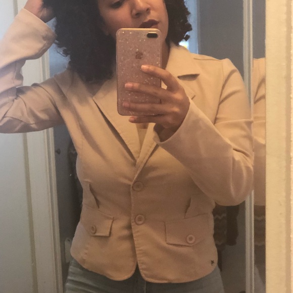 Blazer - Picture 4 of 4